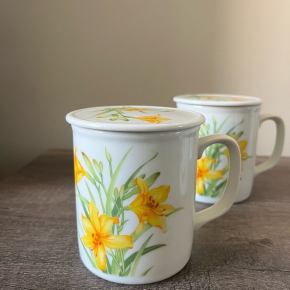 Toscany Collection Japan Butterfly & Floral Vintage Cup with lid Set of 4 - Picture 2 of 11